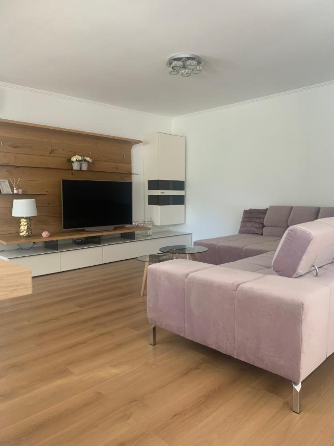 Apartmani Emilio โนวาลยา ภายนอก รูปภาพ