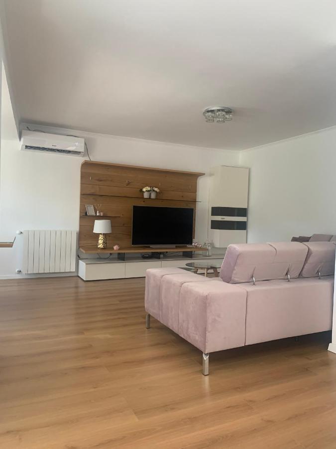 Apartmani Emilio โนวาลยา ภายนอก รูปภาพ