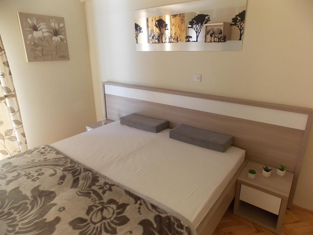 Apartmani Emilio โนวาลยา ภายนอก รูปภาพ