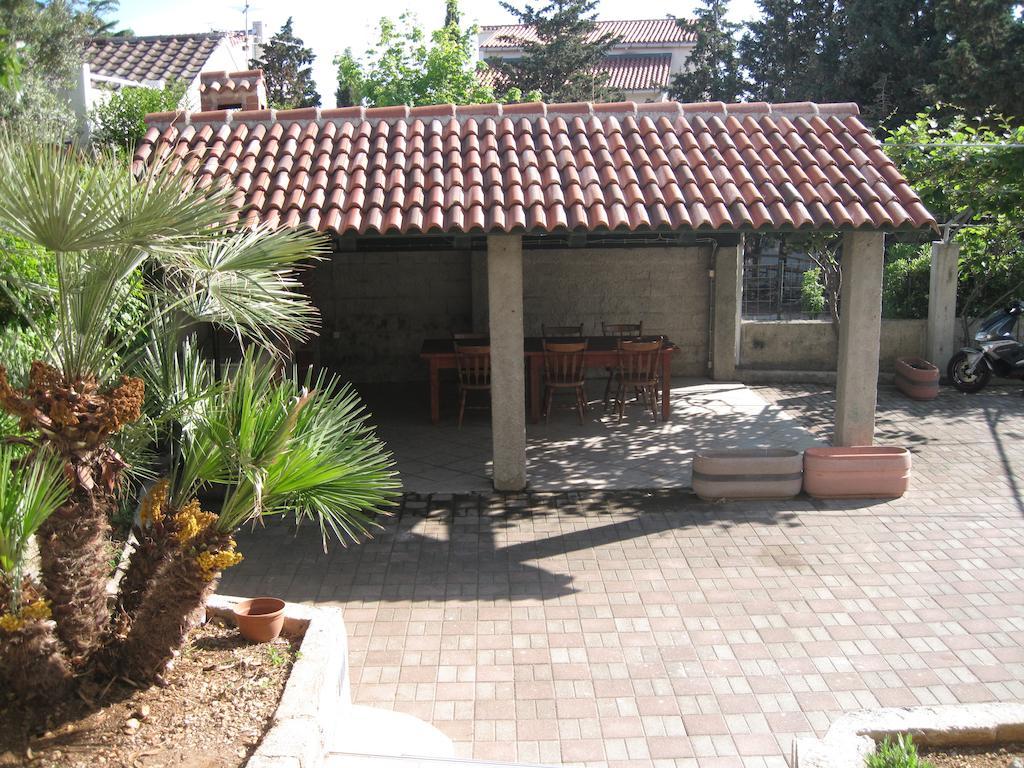 Apartmani Emilio โนวาลยา ภายนอก รูปภาพ
