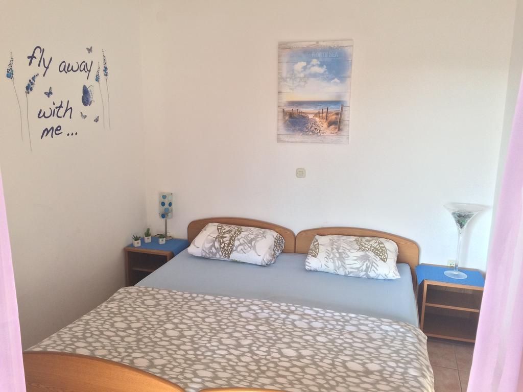 Apartmani Emilio โนวาลยา ภายนอก รูปภาพ