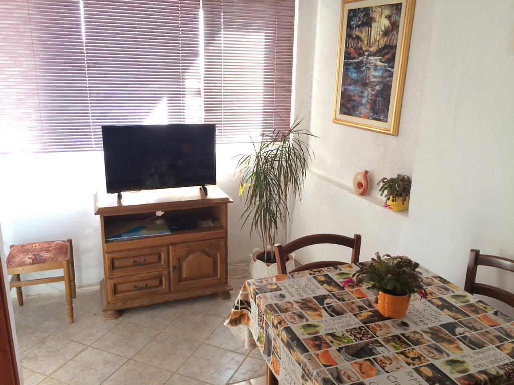 Apartmani Emilio โนวาลยา ภายนอก รูปภาพ