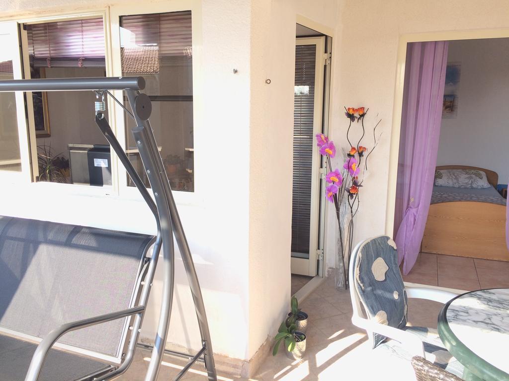 Apartmani Emilio โนวาลยา ภายนอก รูปภาพ