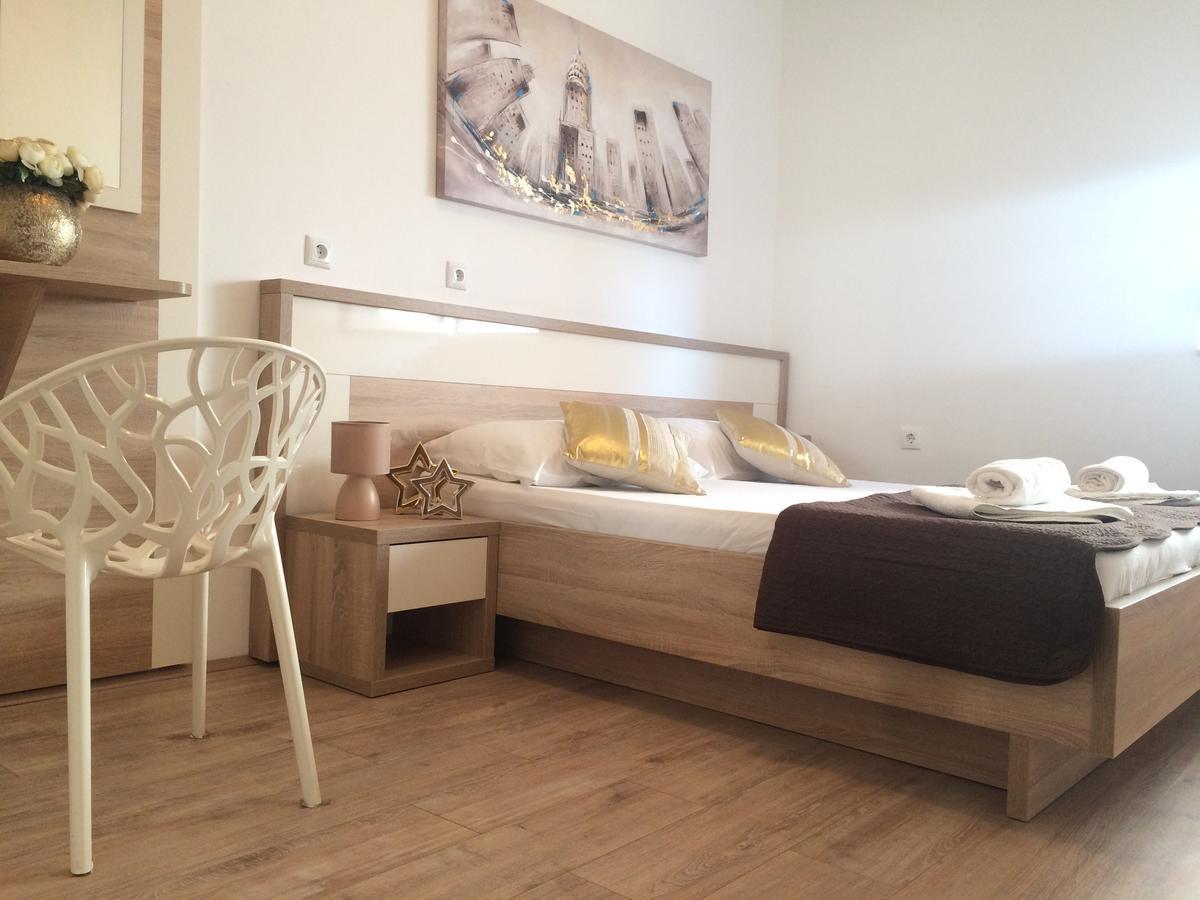 Apartmani Emilio โนวาลยา ภายนอก รูปภาพ