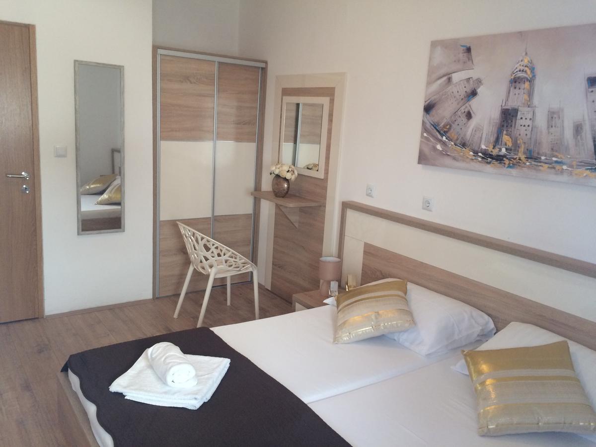Apartmani Emilio โนวาลยา ภายนอก รูปภาพ