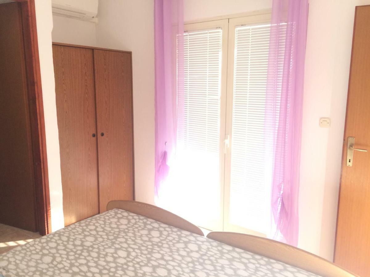 Apartmani Emilio โนวาลยา ภายนอก รูปภาพ