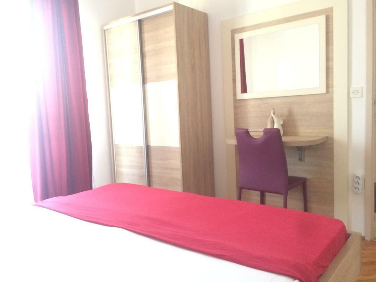 Apartmani Emilio โนวาลยา ภายนอก รูปภาพ
