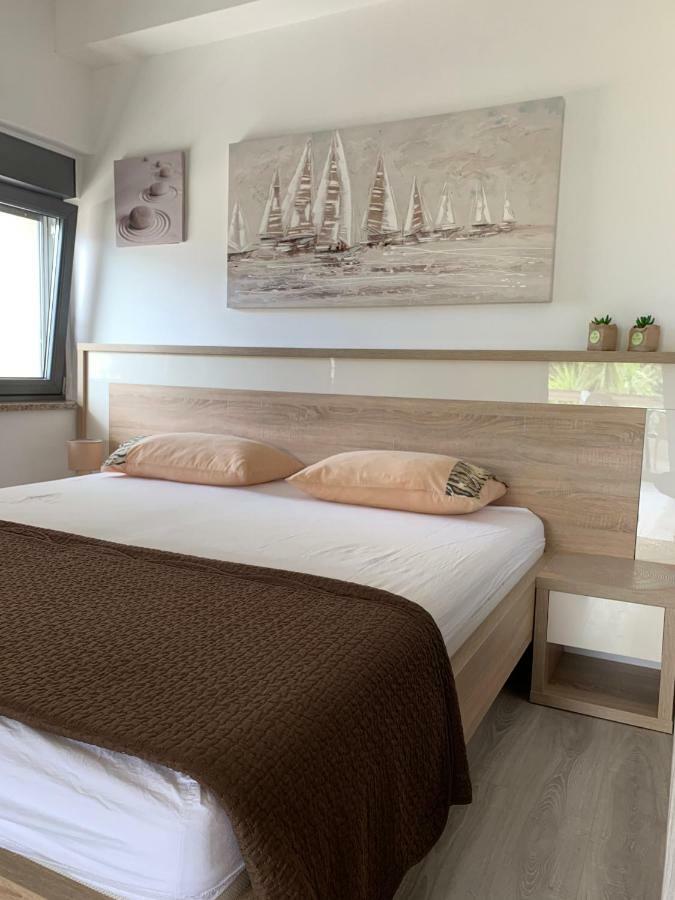 Apartmani Emilio โนวาลยา ภายนอก รูปภาพ